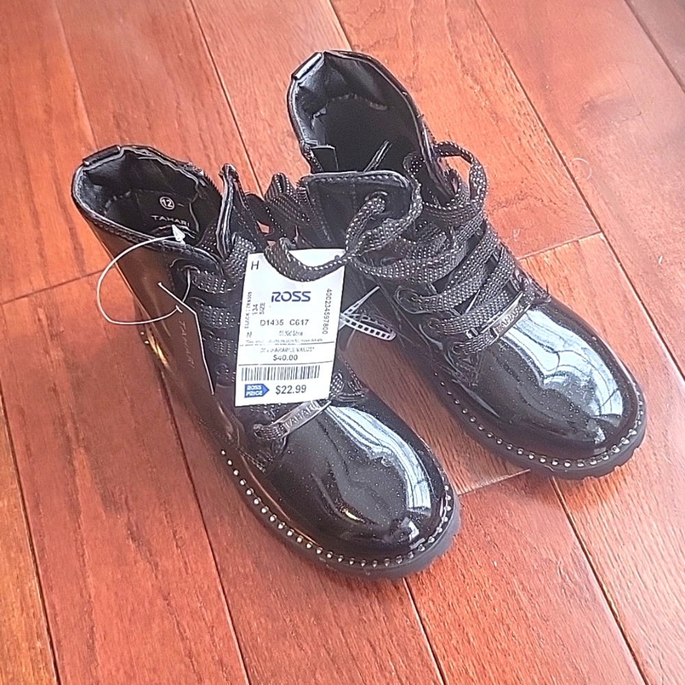NWT black boots
